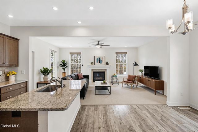 42 Penfield Drive, Colonie, NY 12110