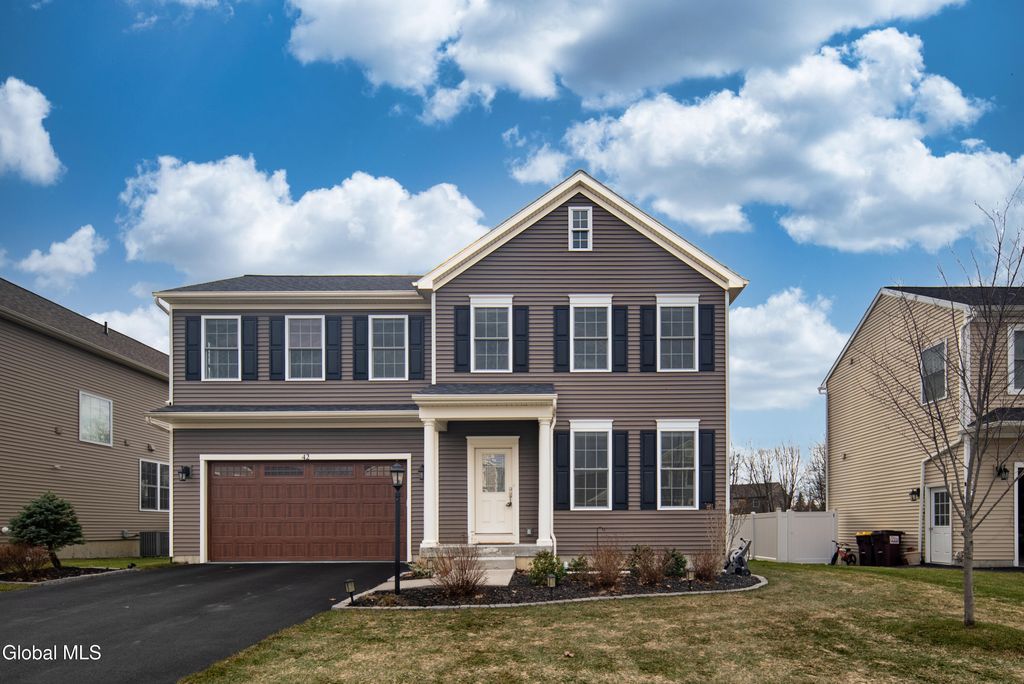 42 Penfield Drive, Colonie, NY 12110