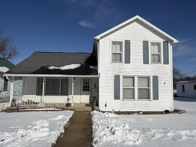 206 2nd Street, Elroy, WI 53929