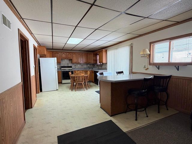 206 2nd Street, Elroy, WI 53929