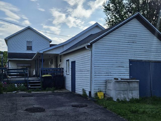 206 2nd Street, Elroy, WI 53929