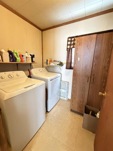 206 2nd Street, Elroy, WI 53929