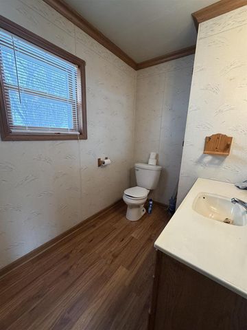 206 2nd Street, Elroy, WI 53929