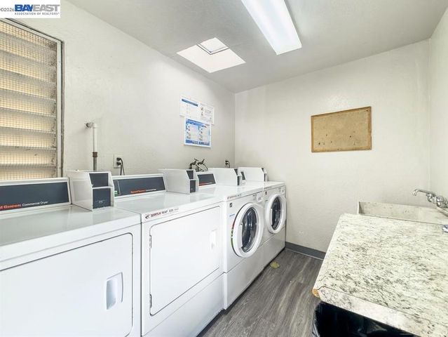 810 Oak Grove Rd 104, Concord, CA 94518