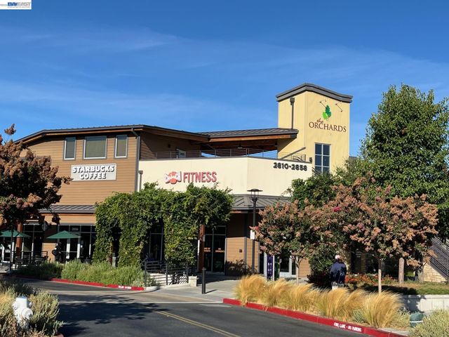 810 Oak Grove Rd 104, Concord, CA 94518