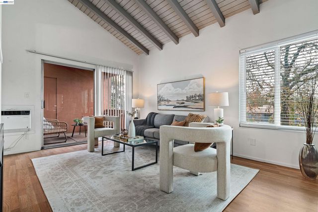 810 Oak Grove Rd 104, Concord, CA 94518