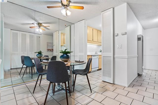 810 Oak Grove Rd 104, Concord, CA 94518