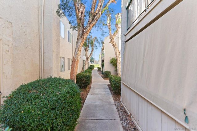 12722 Lakeshore Drive B, Lakeside, CA 92040