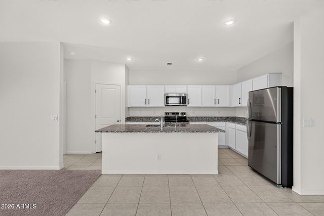 2097 E GRAZING MEADOW Lane, San Tan Valley, AZ 85140