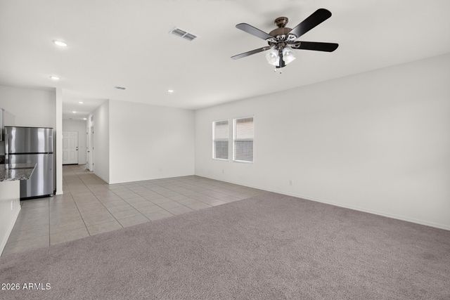 2097 E GRAZING MEADOW Lane, San Tan Valley, AZ 85140