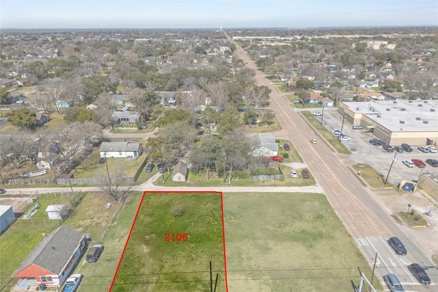 2106 Texas Avenue, Texas City, TX 77590