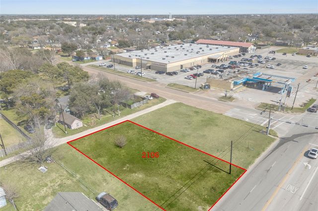 2106 Texas Avenue, Texas City, TX 77590