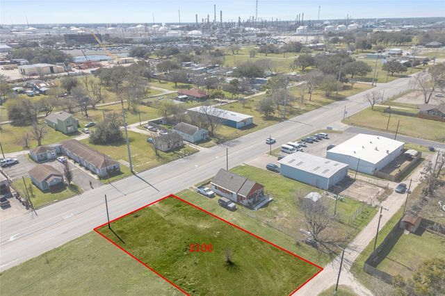 2106 Texas Avenue, Texas City, TX 77590