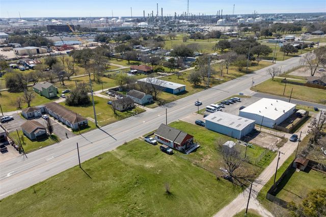 2106 Texas Avenue, Texas City, TX 77590