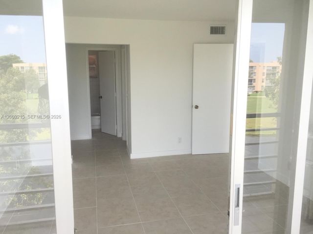 9431 Live Oak Pl 408, Davie, FL 33324