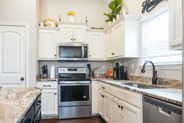302 Eagle View Drive, Senatobia, MS 38668