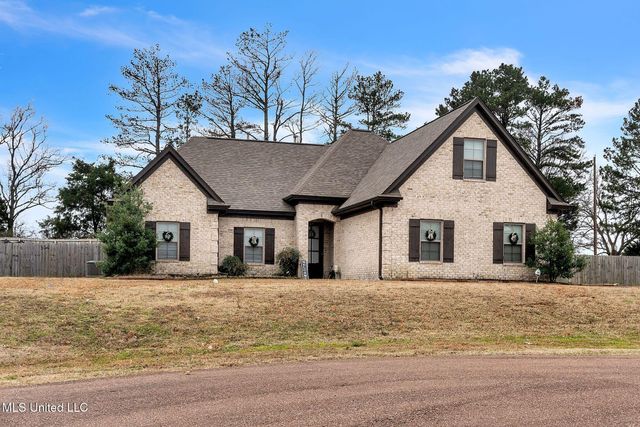 302 Eagle View Drive, Senatobia, MS 38668