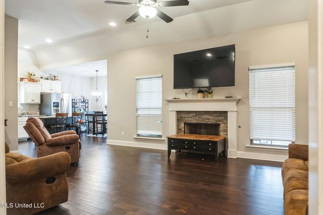 302 Eagle View Drive, Senatobia, MS 38668