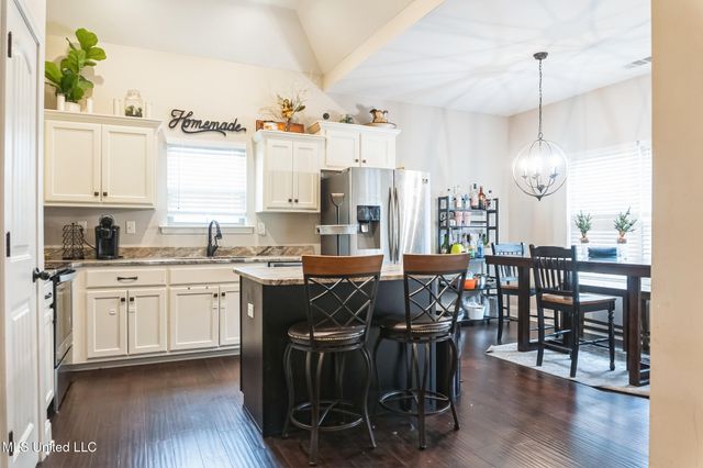 302 Eagle View Drive, Senatobia, MS 38668