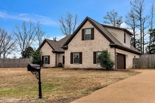 302 Eagle View Drive, Senatobia, MS 38668