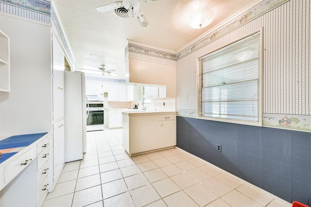 1904 Amy Drive, Baytown, TX 77520