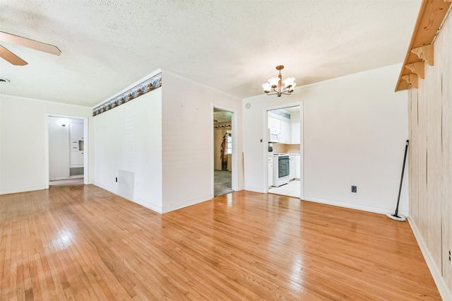 1904 Amy Drive, Baytown, TX 77520