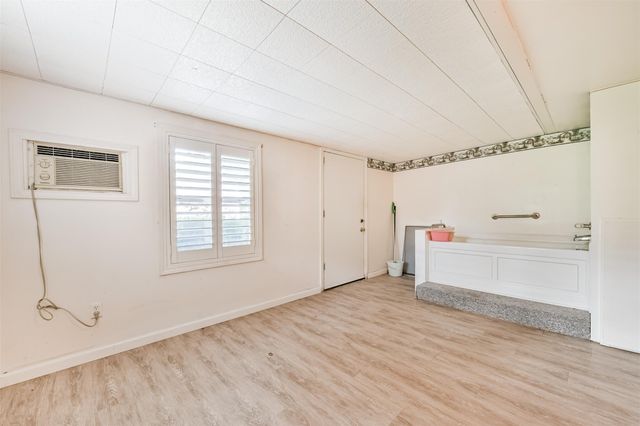 1904 Amy Drive, Baytown, TX 77520