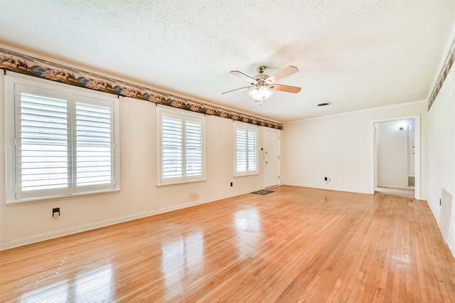 1904 Amy Drive, Baytown, TX 77520