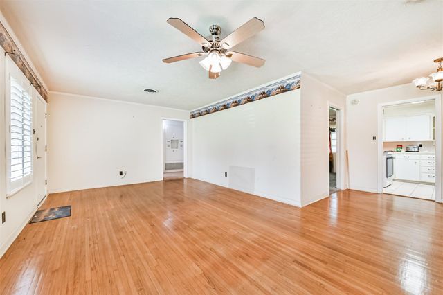 1904 Amy Drive, Baytown, TX 77520