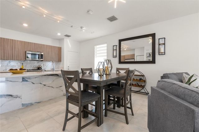 4809 NW 83rd Parkway, Doral, FL 33166
