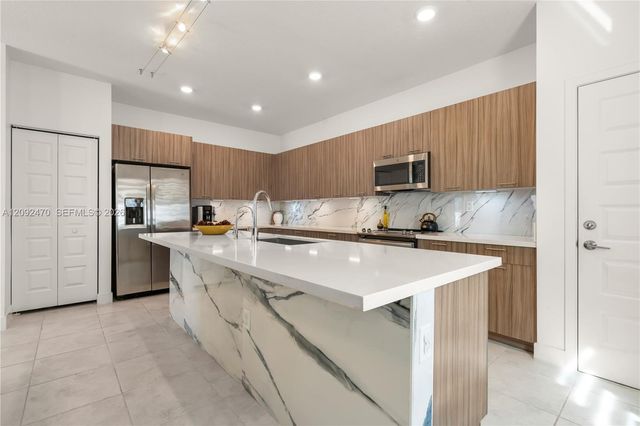 4809 NW 83rd Parkway, Doral, FL 33166