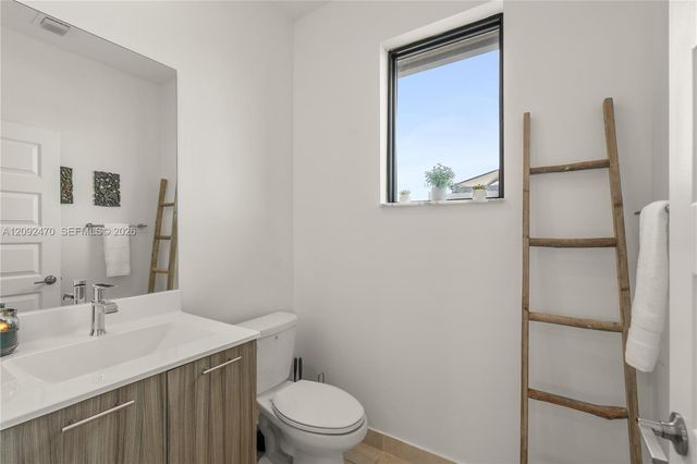 4809 NW 83rd Parkway, Doral, FL 33166