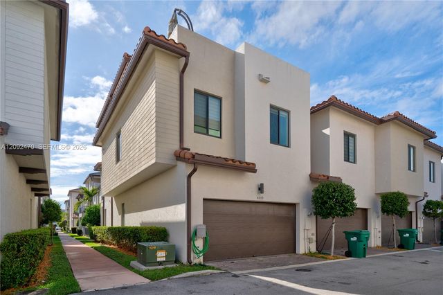 4809 NW 83rd Parkway, Doral, FL 33166