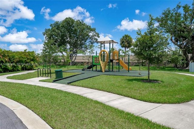 5016 NW 48th Ln, Tamarac, FL 33319