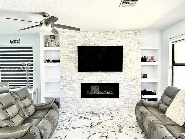 5016 NW 48th Ln, Tamarac, FL 33319