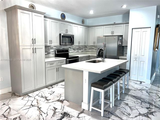 5016 NW 48th Ln, Tamarac, FL 33319