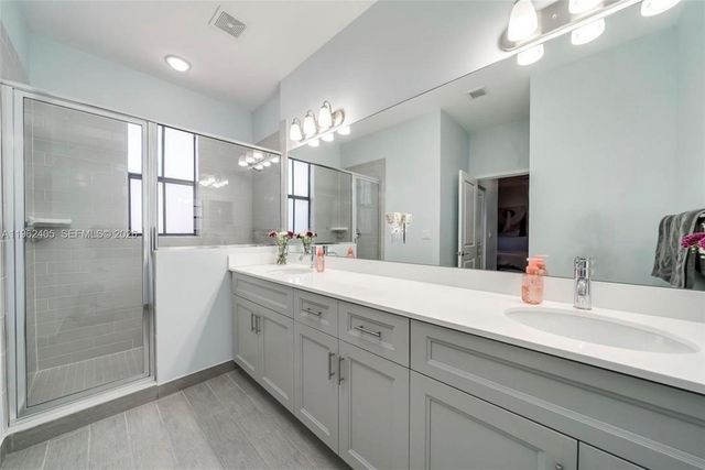 5016 NW 48th Ln, Tamarac, FL 33319