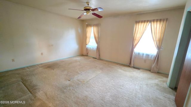 19 Brook Street, Farmingdale, NJ 07727