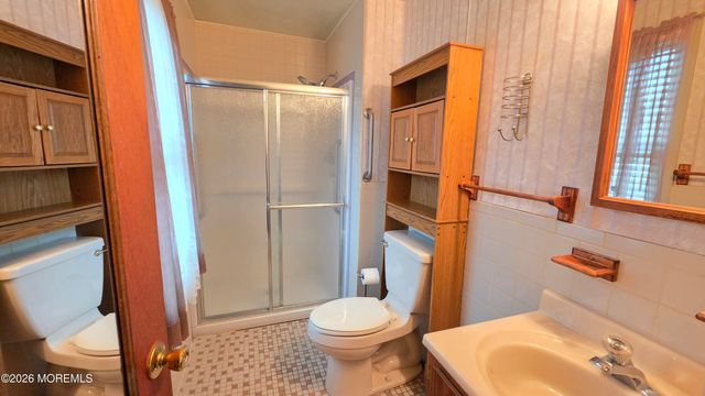 19 Brook Street, Farmingdale, NJ 07727