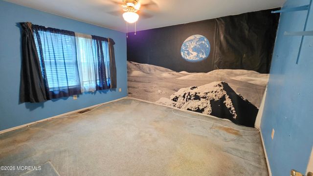 19 Brook Street, Farmingdale, NJ 07727