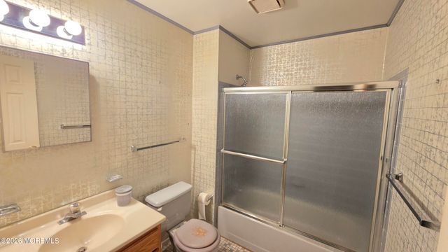 19 Brook Street, Farmingdale, NJ 07727