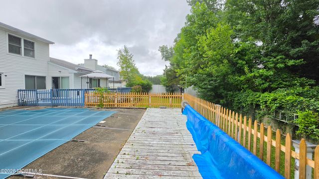 19 Brook Street, Farmingdale, NJ 07727