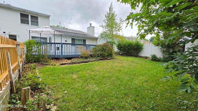 19 Brook Street, Farmingdale, NJ 07727