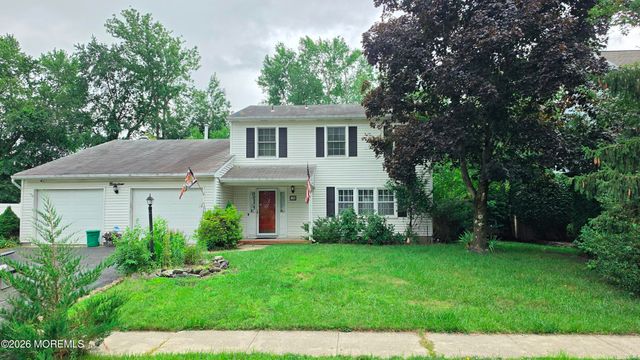 19 Brook Street, Farmingdale, NJ 07727