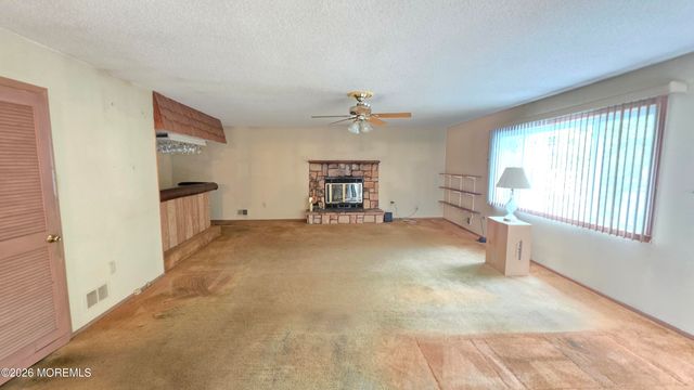 19 Brook Street, Farmingdale, NJ 07727