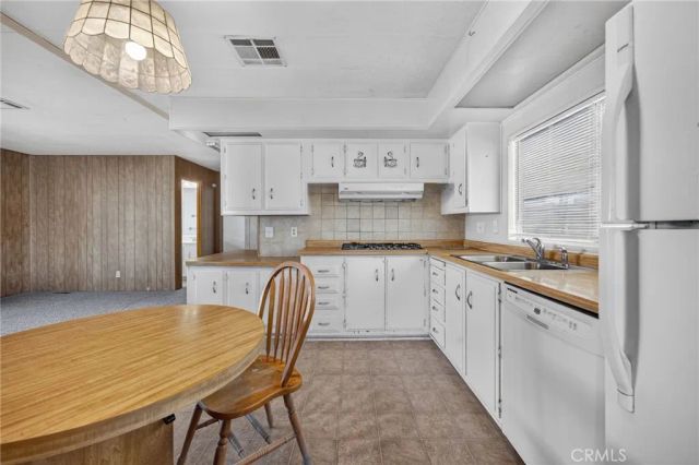 1485 Cordova, Hemet, CA 92543