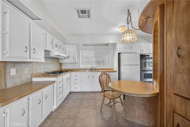 1485 Cordova, Hemet, CA 92543