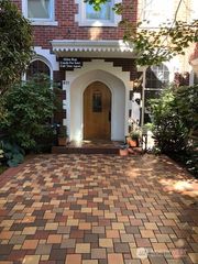 411 Boylston Avenue E #203, Seattle, WA 98102