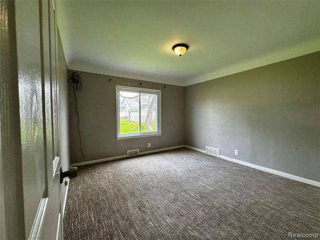 8045 Cadillac Avenue, Warren, MI 48089