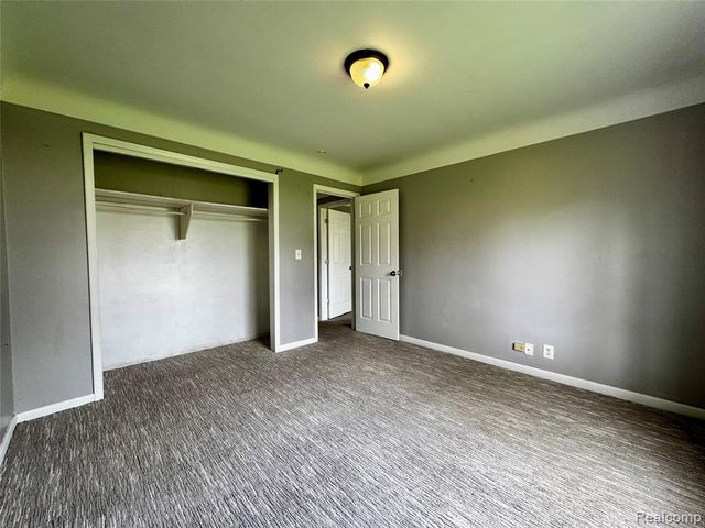 8045 Cadillac Avenue, Warren, MI 48089